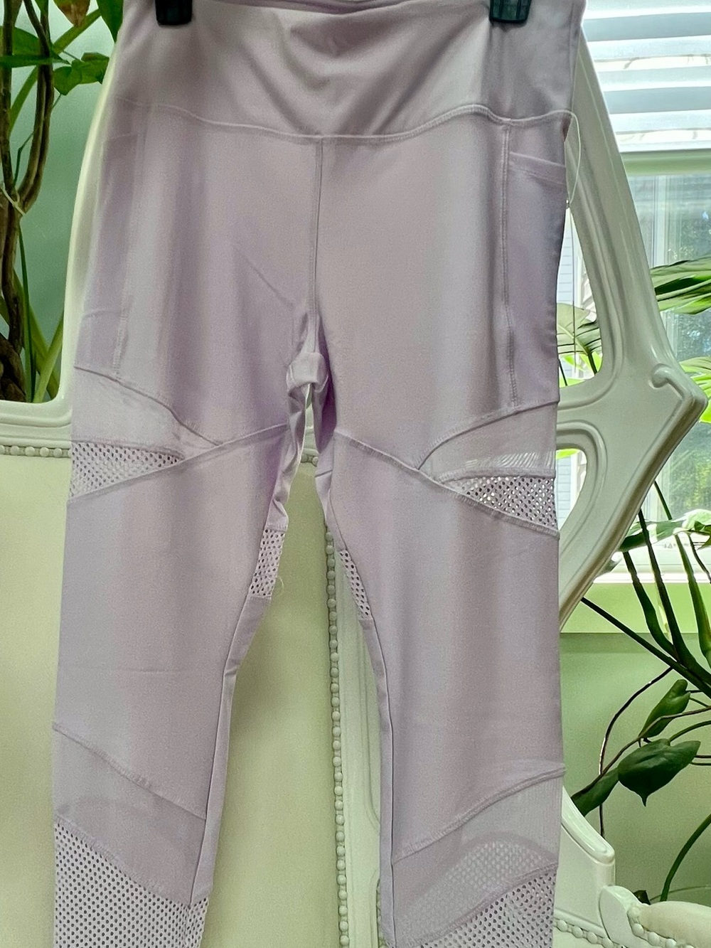 VOGO Athletica Light Purple Performance Leggings with Mesh Insets